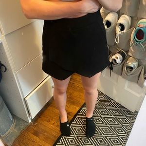 Black, envelope skirt. Small??